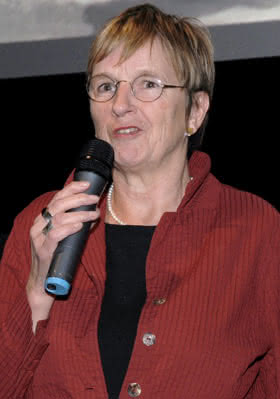 Ulla Weler mit Mikrophon